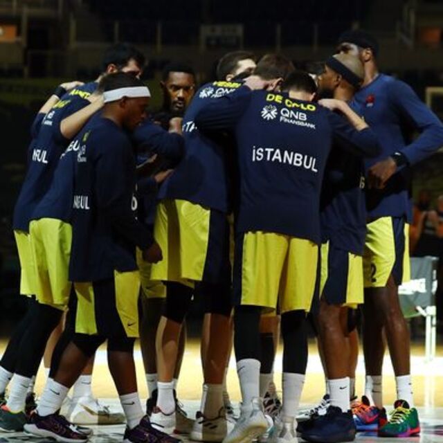 Fenerbahçe ve Anadolu Efes deplasmanda