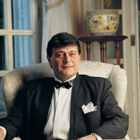 Ferdi Özbeğen kimdir?