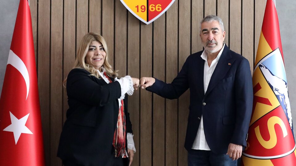 Samet Aybaba imzayı attı