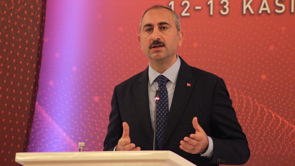 Adalet Bakanı Gül'den 'tutuksuz yargılama' açıklaması