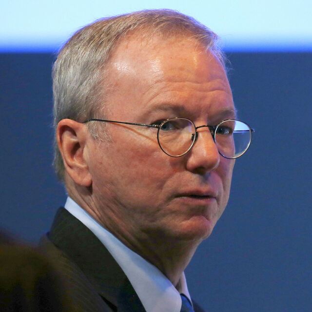 Google'ın eski CEO'suna vatandaşlık verdi!