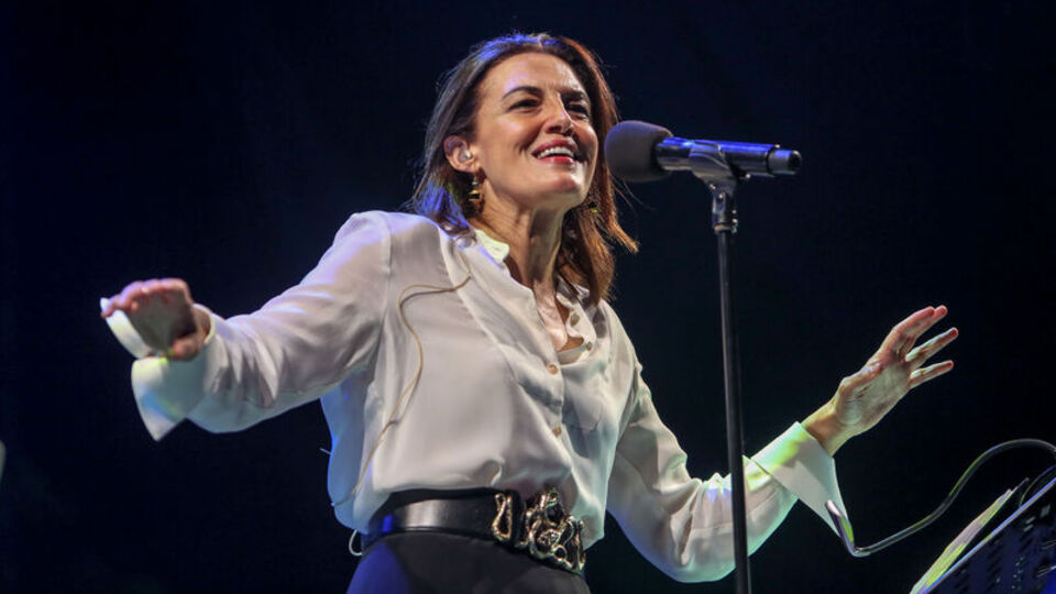 Monica Molina aşk şarkılarıyla İstanbul'da