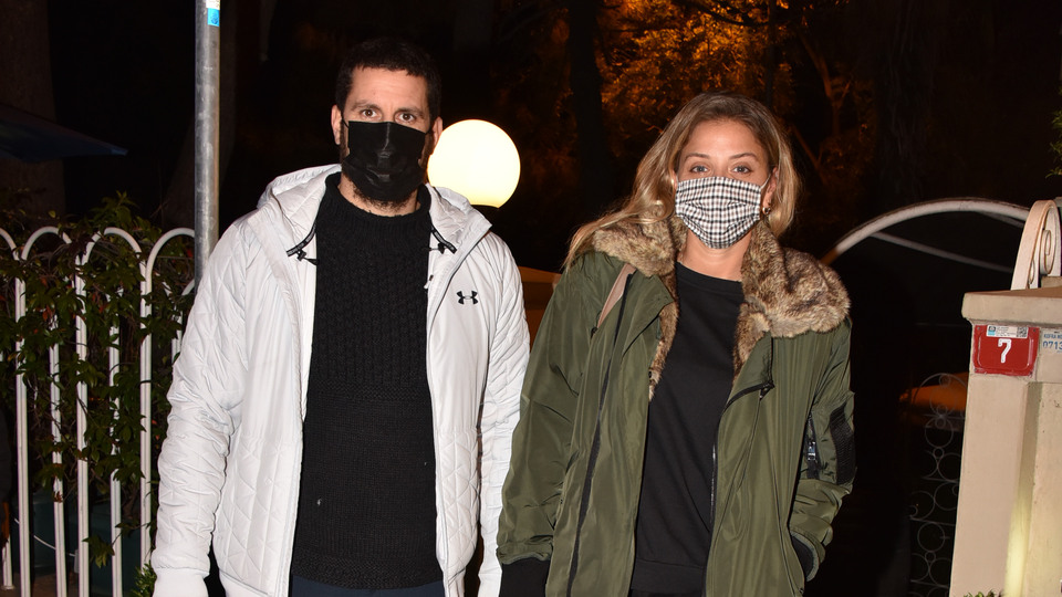 Dostlarıyla yemek yediler