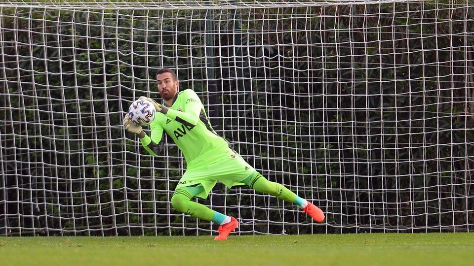 Elmacık kemiği kırıldı...