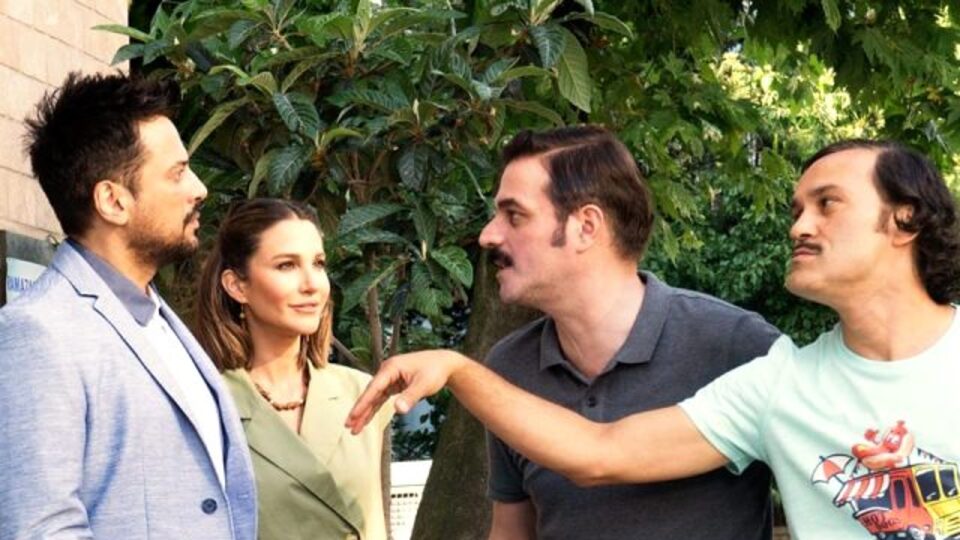 Geniş Aile Komşu Kızı oyuncuları kimler?