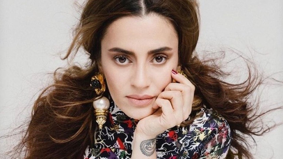 Ceylan Ertem, Adana'da hayranlarıyla buluştu