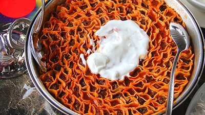 Tepsi mantısı nasıl yapılır?