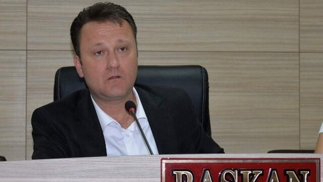 Menemen Belediye Başkanı'na kesin ihraç istemi