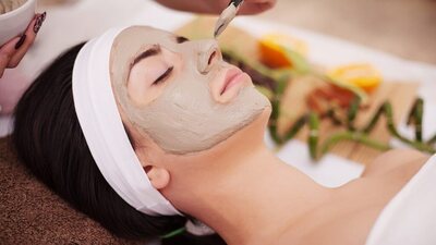 Yaş maya maskeleri için çeşitli tarifler