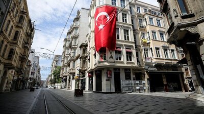 Hafta sonu sokağa çıkma yasağı var mı?