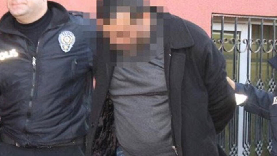 Öz kızına cinsel istismardan 30 yıl hapis cezası alan babaya FETÖ'den 2 yıl hapis