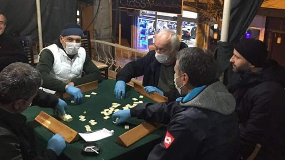 Kafeler kapandı mı, kahveler kapandı mı?