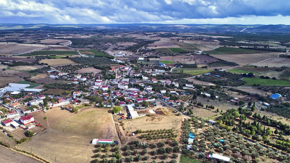 Çıplak'a 10 milyonluk Etno giysi