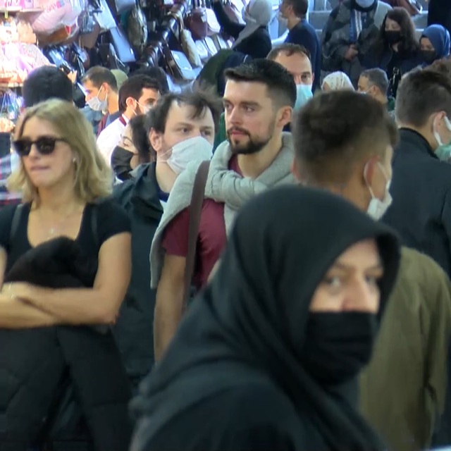 İstanbul'da korkutan kalabalık!
