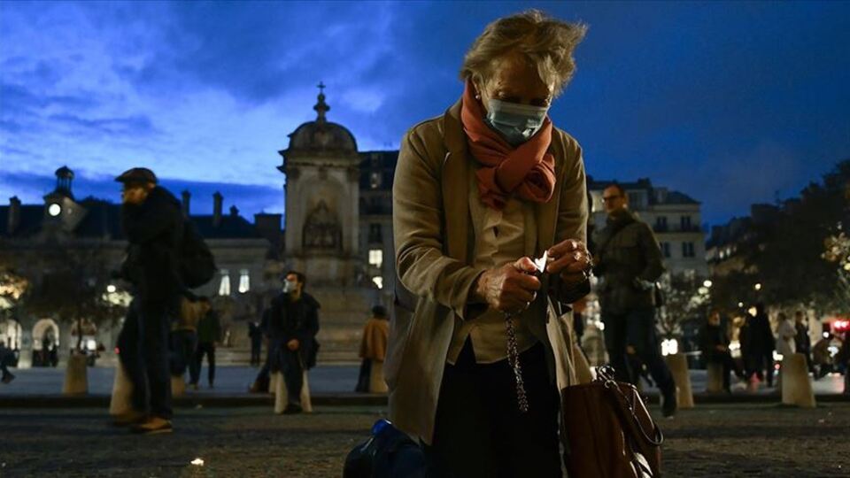 Fransa'da Kovid-19 vaka sayısı 2 milyonu aştı!