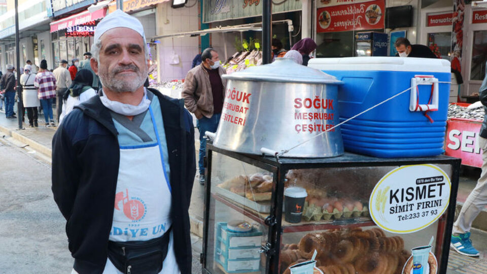 Seyyar satıcıya feci dayak!