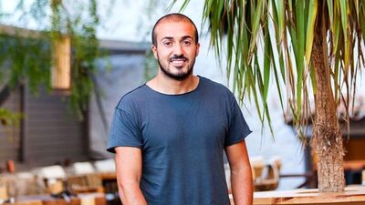 Mustafa Aksakallı kimdir?