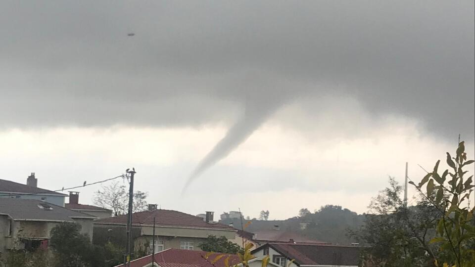 İstanbul'da hortum paniği!