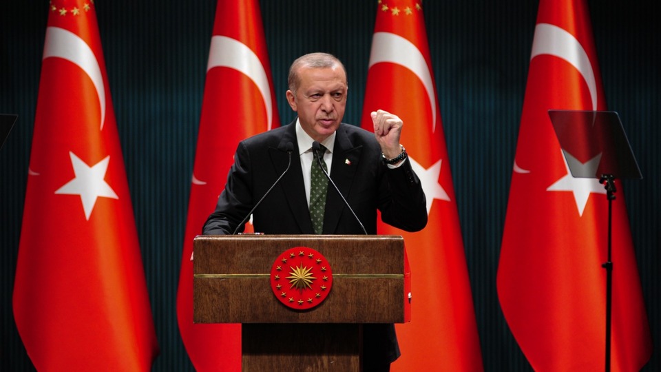 'Yüksek faize yatırımcımızı ezdirmemeliyiz'