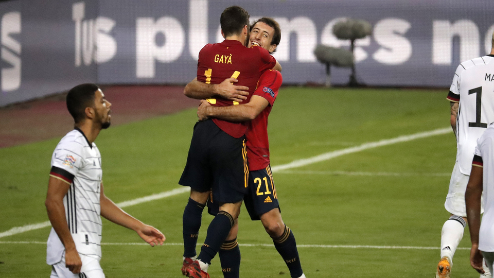 Tarihi yenilgi manşetlerde