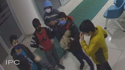 Güvenlik kamerasına yansıdı... Yürekleri ısıtan görüntüler