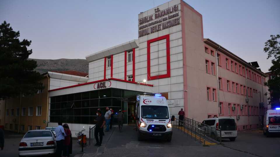 Askeri servis aracı kaza yaptı: 8 yaralı