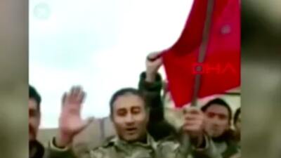 Azerbaycan ordusu Türk bayrağını Karabağ'a dikti!