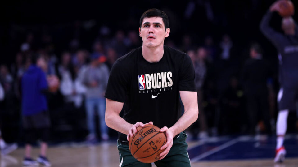 Bucks, Ersan'ı serbest bıraktı
