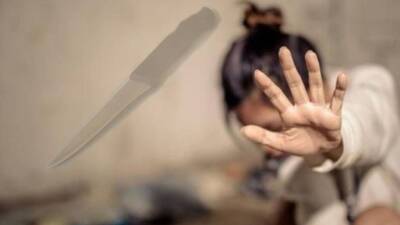 Eski eşini sokak ortasında bıçakladı