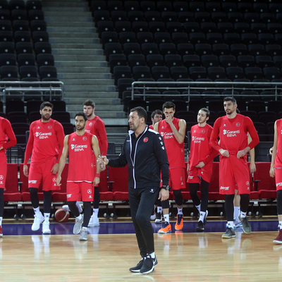 12 Dev Adam'da flaş ayrılık!