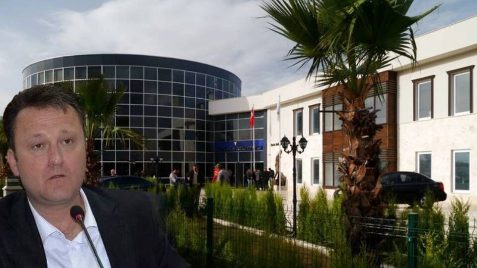 Menemen Belediyesi'ne operasyon: 25 gözaltı