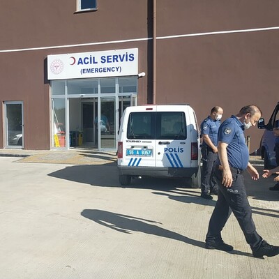 Hastane çalışanının parmağını kopardı!