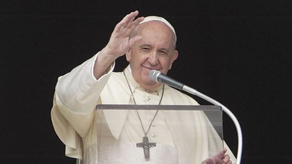 Vatikan'dan Papa'nın Instagram'da Brezilyalı model fotoğrafı beğenisine 'soruşturma'