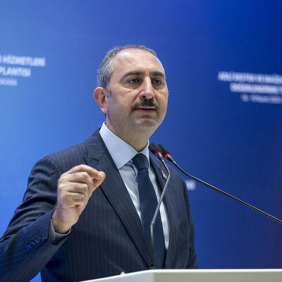 Adalet Bakanı'ndan FETÖ tepkisi: Cübbeli hainler