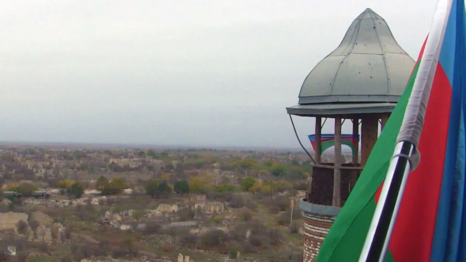 Ağdam'a Azerbaycan bayrağı