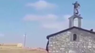 Azerbaycan askeri kilisede ezan okudu!