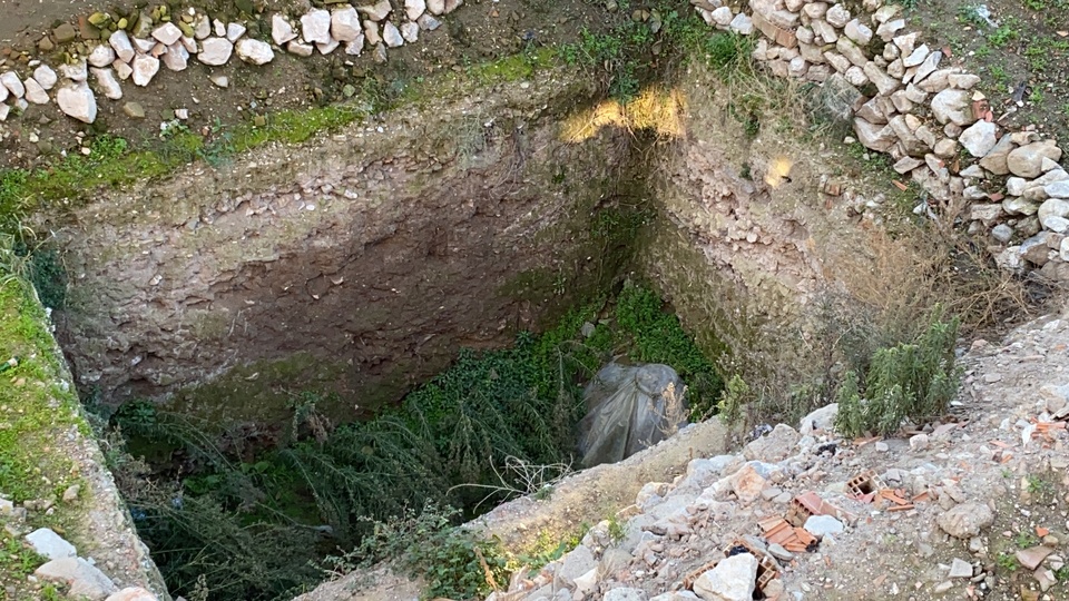 Bina yapılacak arsada bulundu... Üzeri kapatıldı