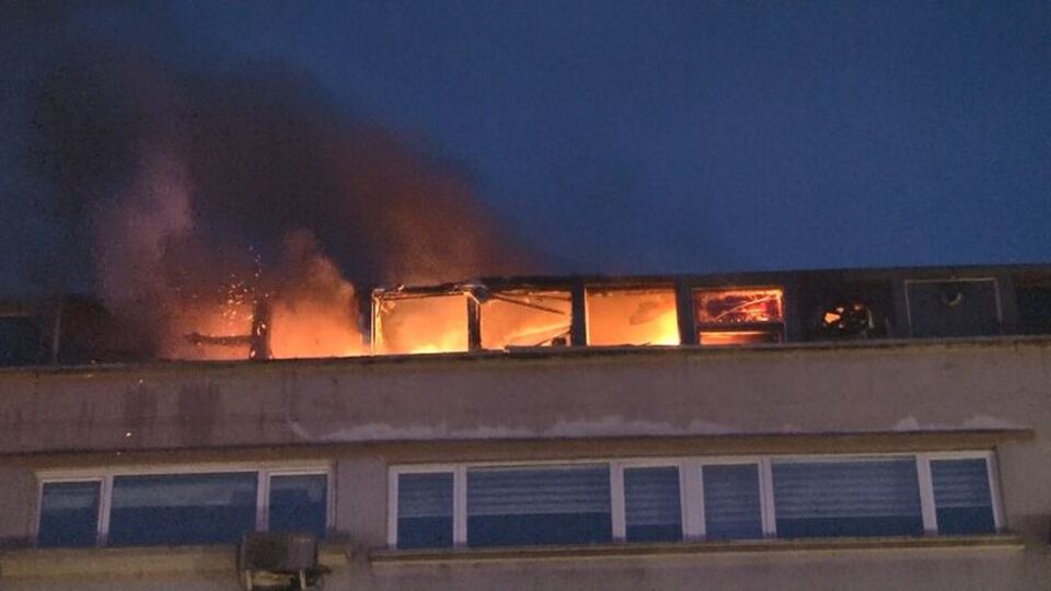 İstanbul'da AVM'nin restoranında yangın!