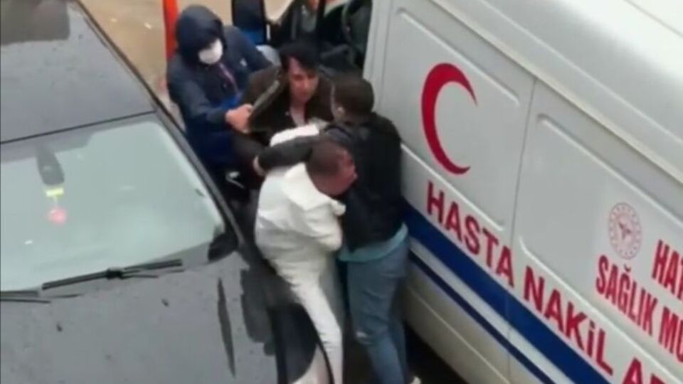 Trafik magandasının saldırdığı ambulans şoförü konuştu