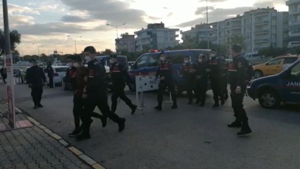 Mandalina bahçesinde bulunan cesede 3 gözaltı