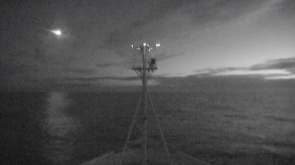 Meteor geceyi gündüze çevirdi