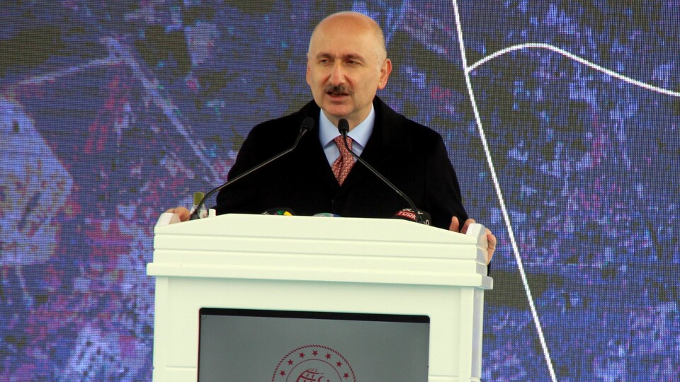 İlk yerli uydu için tarih verdi