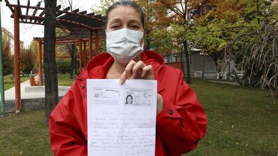 Bir garip mücadele! Ölü görünüyor