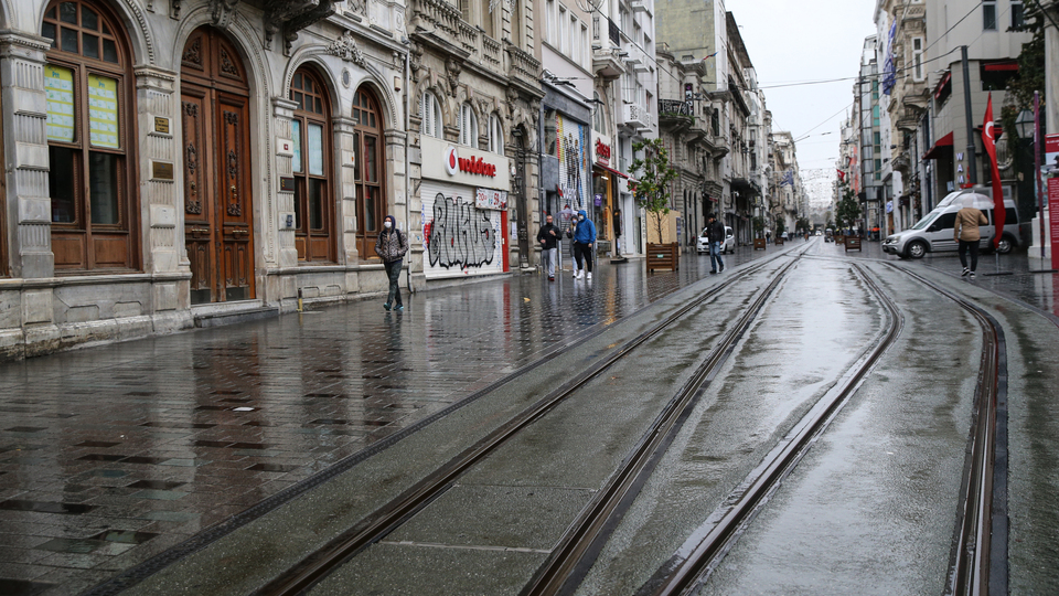 İstanbul'da kısıtlamayı delenlerin sayısı açıklandı!
