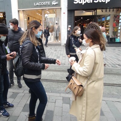 Maske denetiminde şoke eden hareket!