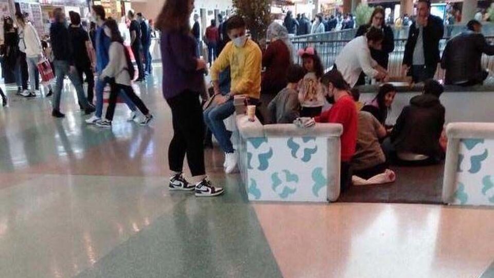 Burası bir AVM! Ölüm böyle geliyor!