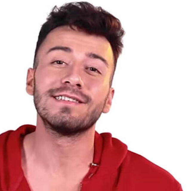 Enes Batur kimdir?