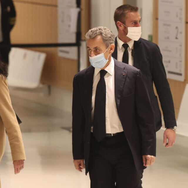 Rüşvetle suçlanan Sarkozy hakim karşısına çıktı!