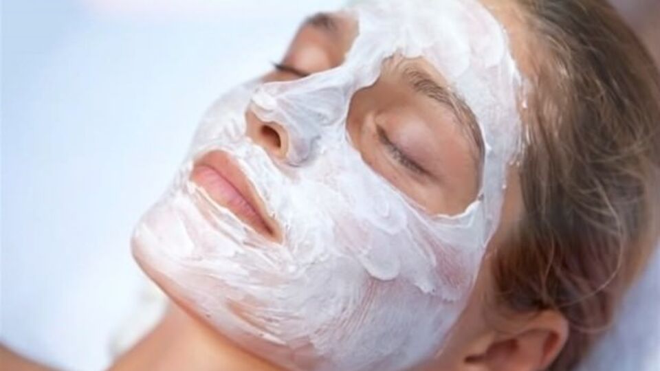 Kırışıklıklara karşı etkili maske uygulamaları