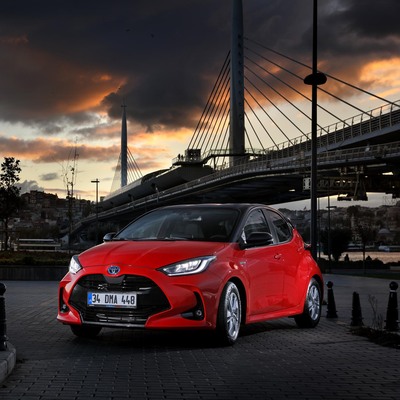 En küçük modeli hibrit motorla geldi